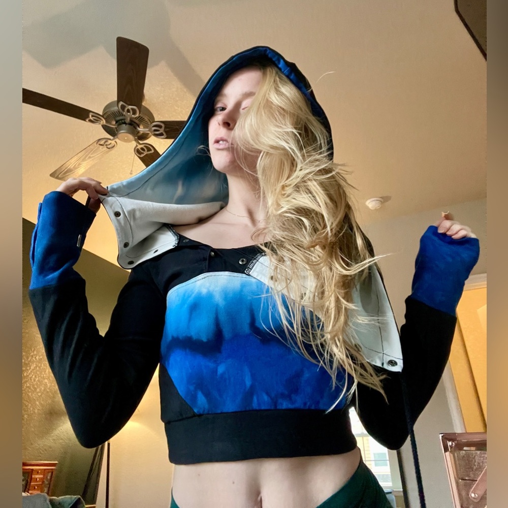 Midnight Reverie Cropped Huntress Hoodie in Skyfall